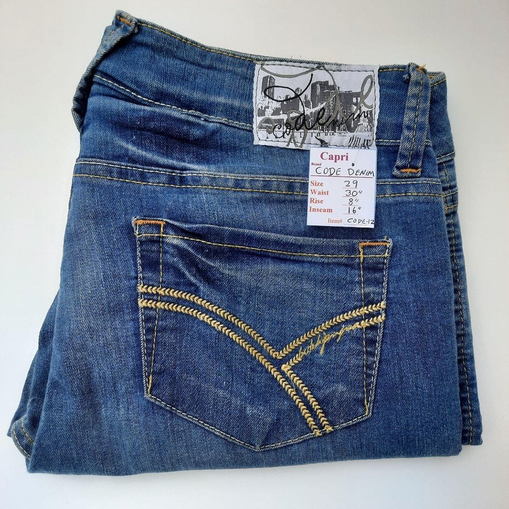 NWT Women's Basic Capri Jeans Size 29